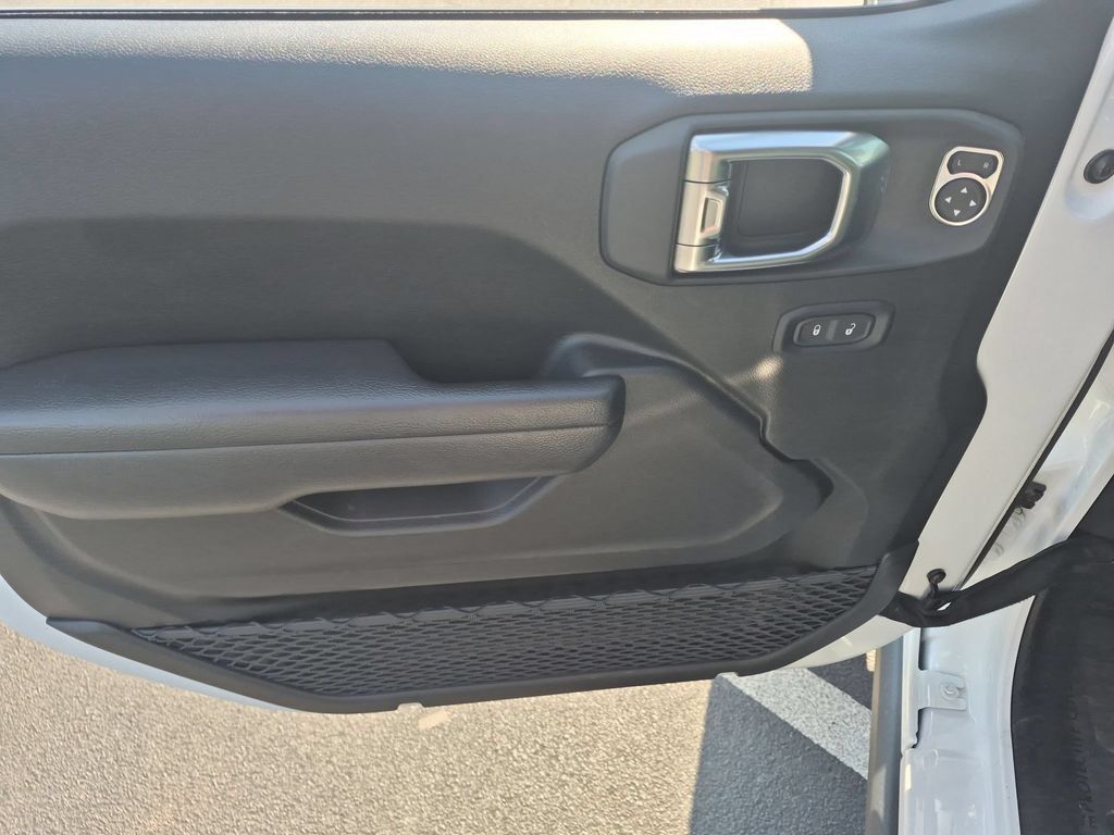 Used 2026 Jeep Gladiator Rubicon AWD/4WD image 10