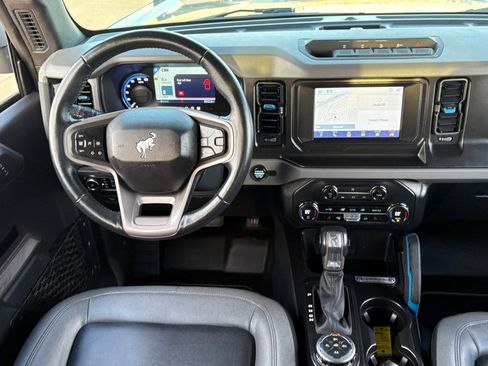 Used 2023 Ford Bronco Black Diamond w/ Sasquatch Package image 17