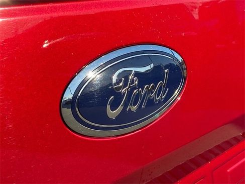 Used 2018 Ford F150 Lariat w/ Equipment Group 502A Luxury image 11