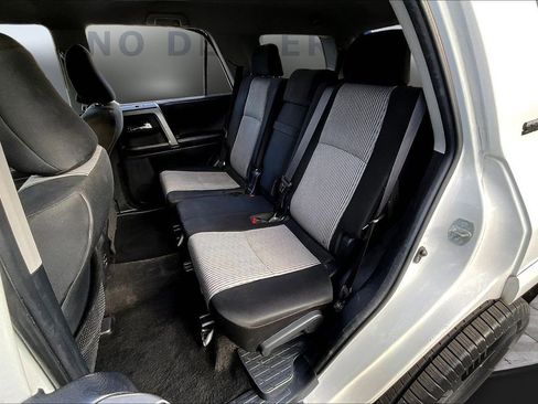 Used 2016 Toyota 4Runner SR5 image 22