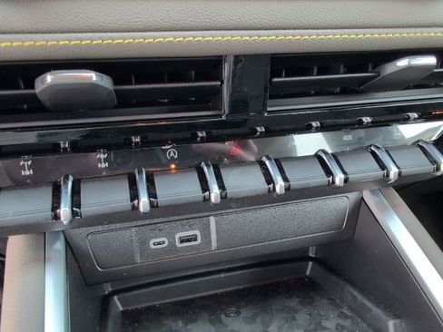 New 2026 Chevrolet Colorado ZR2 image 22