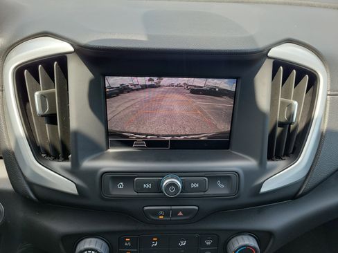 Used 2024 GMC Terrain SLE FWD image 26