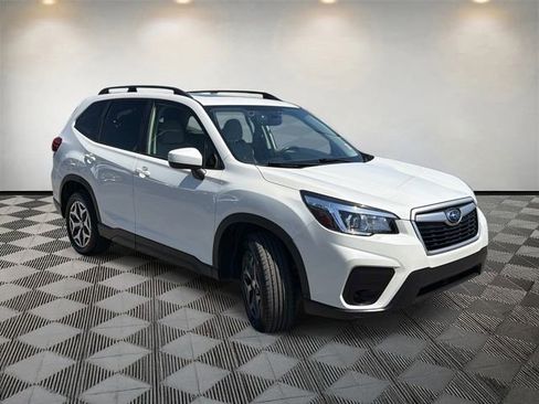 Used 2020 Subaru Forester Premium AWD/4WD image 3