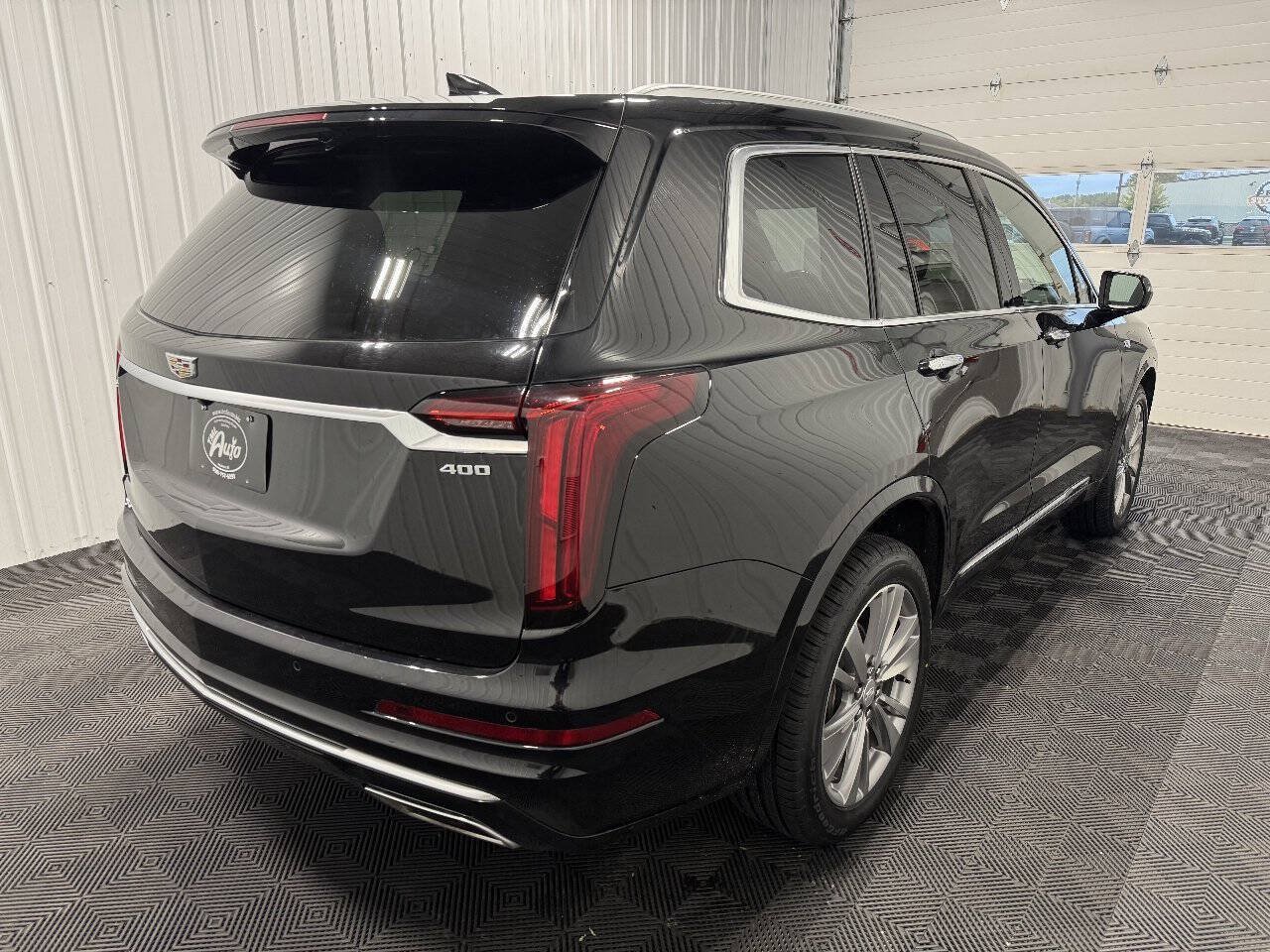 Used 2023 Cadillac XT6 Premium Luxury AWD/4WD image 3