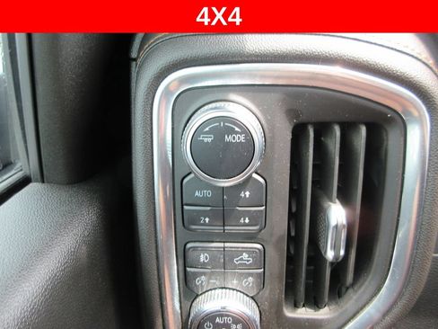 Used 2022 GMC Sierra 2500 AT4 w/ AT4 Preferred Package AWD/4WD image 32