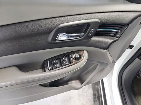 Used 2015 Chevrolet Malibu LT w/ Power Convenience Package image 9