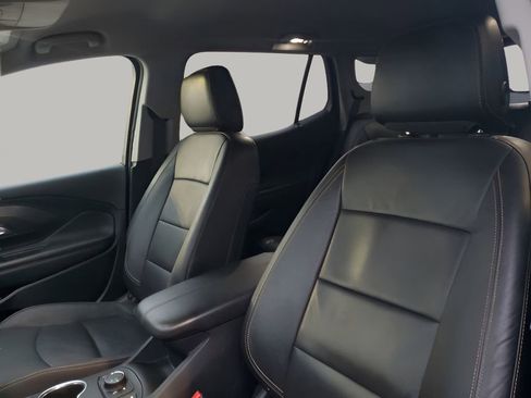 Used 2021 GMC Terrain SLT image 30