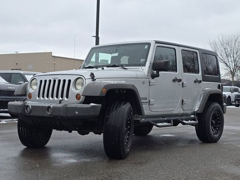 Used 2012 Jeep Wrangler Unlimited Sport image 6