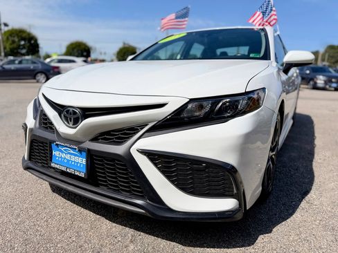 Used 2021 Toyota Camry SE FWD image 15