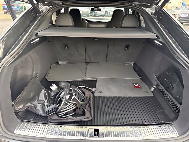 Used 2024 Audi SQ8 e-tron Premium Plus w/ Black Optic Package AWD/4WD image 25