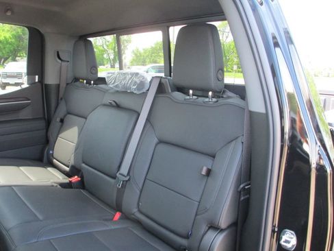 New 2026 GMC Sierra 1500 SLT w/ SLT Premium Plus Package AWD/4WD image 16