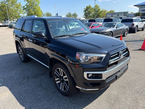 Used 2024 Toyota 4Runner Limited AWD/4WD image 3