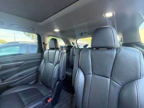 Used 2023 Subaru Ascent Touring AWD/4WD image 6