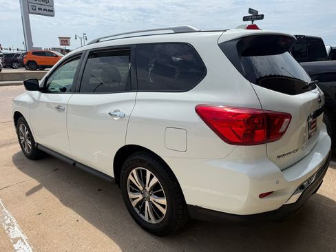 Used 2020 Nissan Pathfinder SV AWD/4WD image 19