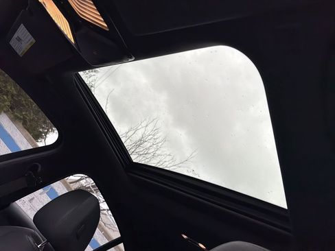 Used 2020 BMW 330i xDrive Sedan w/ Convenience Package image 11