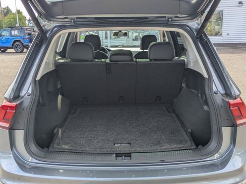 Used 2018 Volkswagen Tiguan SEL AWD/4WD image 29