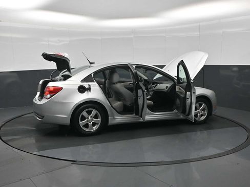 Used 2014 Chevrolet Cruze LT w/ RS Package image 38
