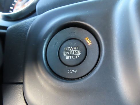 Certified 2022 Jeep Wrangler Unlimited Sahara w/ Cold Weather Group image 10