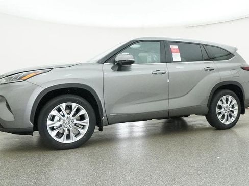 New 2026 Toyota Highlander Limited image 18