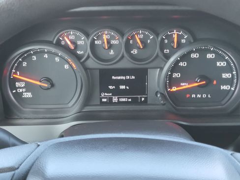 Used 2025 Chevrolet Silverado 1500 Custom image 17