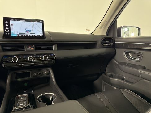 Used 2025 Honda Pilot Elite image 29