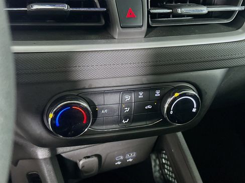 Used 2024 Chevrolet TrailBlazer LS image 23