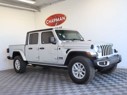 Used 2023 Jeep Gladiator Sport AWD/4WD image 1