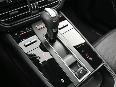 Certified 2026 Porsche Macan AWD/4WD image 21
