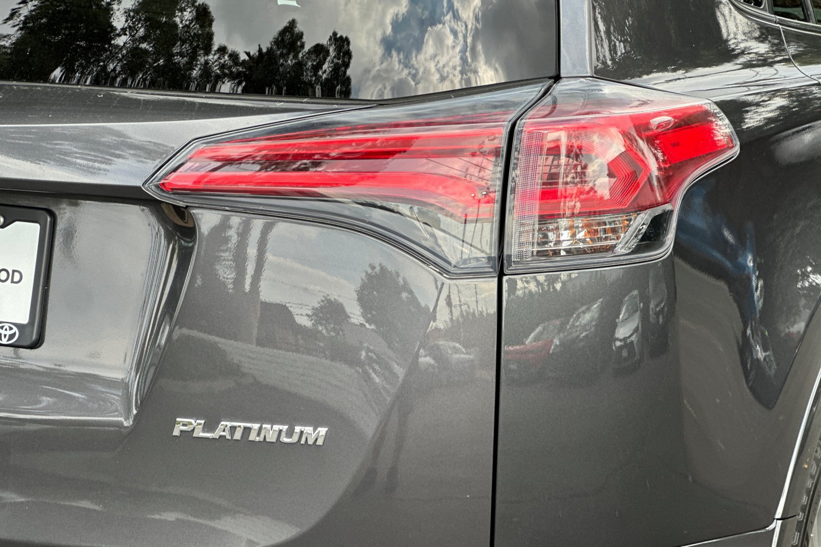 Used 2017 Toyota RAV4 Platinum w/ All Weather Liner Package FWD image 29
