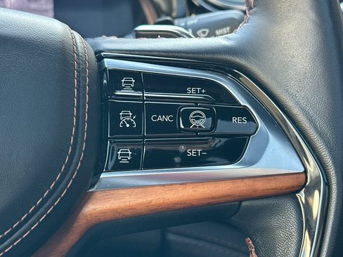 Used 2023 Jeep Grand Cherokee L Summit image 34