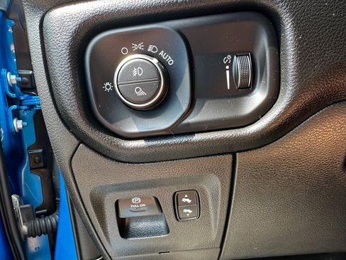 Used 2022 RAM 1500 Big Horn image 25