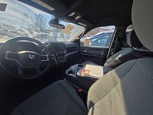 Used 2022 RAM 2500 Big Horn w/ Cold Weather Group image 4