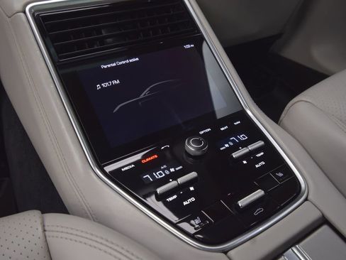 Used 2017 Porsche Panamera Turbo image 45