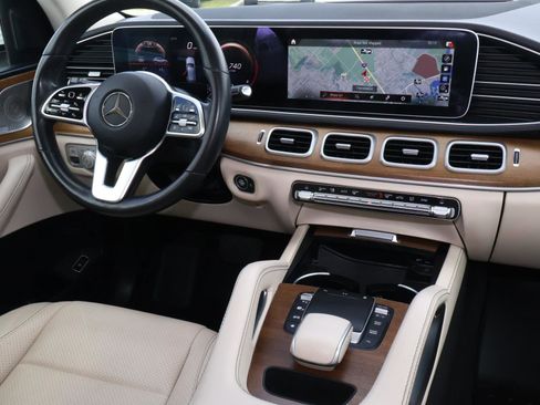 Used 2022 Mercedes-Benz GLE 350 w/ Premium Package image 11