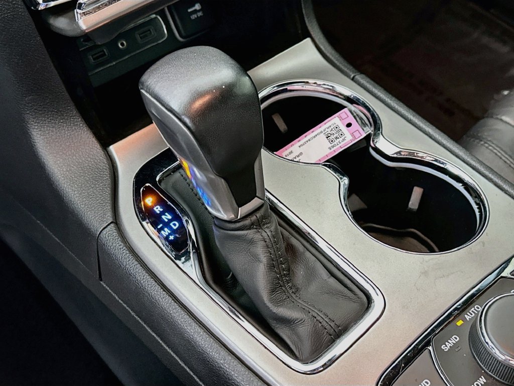 Certified 2019 Jeep Grand Cherokee Limited AWD/4WD image 24