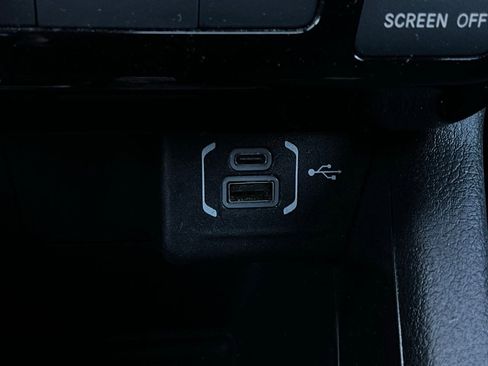 Used 2025 Jeep Compass Latitude image 25