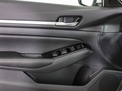 New 2025 Nissan Altima 2.5 SL image 21