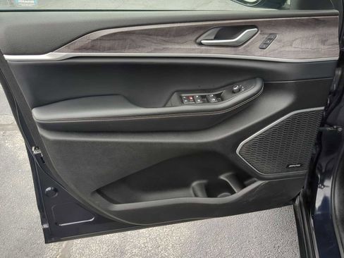 Used 2024 Jeep Grand Cherokee Limited 4xe image 11