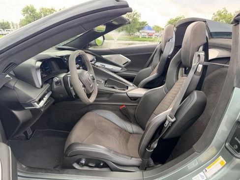 Used 2023 Chevrolet Corvette Stingray Premium Conv w/ Z51 Performance Package RWD image 8