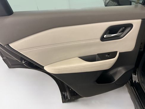 Used 2023 Nissan Rogue SL AWD/4WD image 27