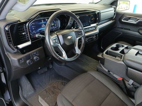 Used 2022 Chevrolet Silverado 1500 LT w/ Protection Package RWD image 10