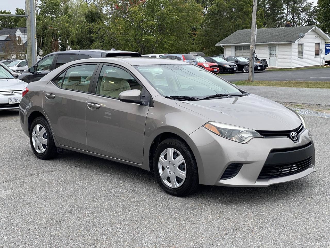 Used 2014 Toyota Corolla LE FWD image 4