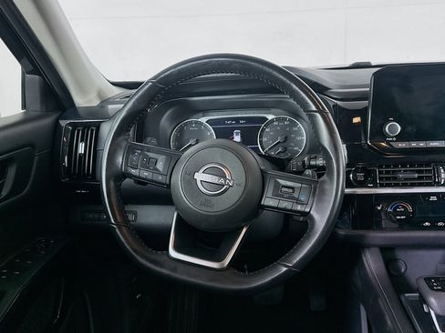 Used 2025 Nissan Pathfinder SV AWD/4WD image 17