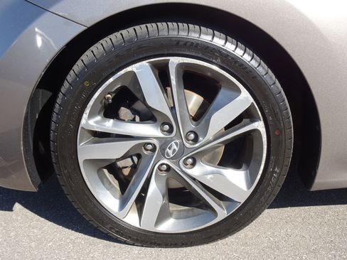 Used 2015 Hyundai Elantra Limited FWD image 27