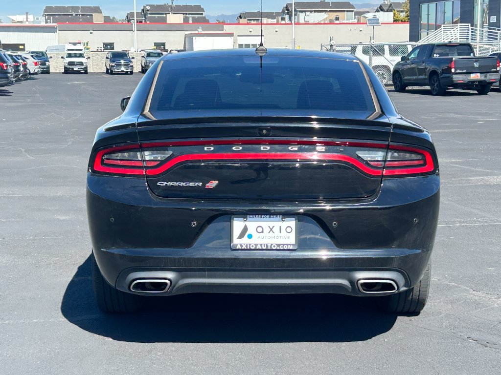 Used 2020 Dodge Charger SXT AWD/4WD image 4