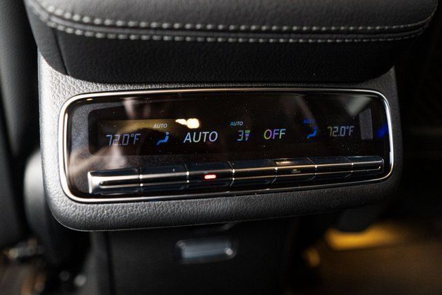 Certified 2026 Mercedes-Benz GLS 450 4MATIC image 32