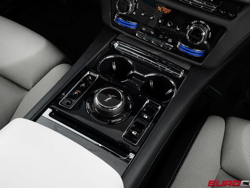 Used 2025 Rolls-Royce Ghost AWD/4WD image 32