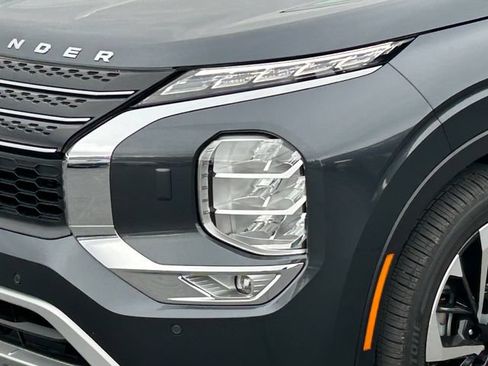 Used 2025 Mitsubishi Outlander SE AWD/4WD image 11