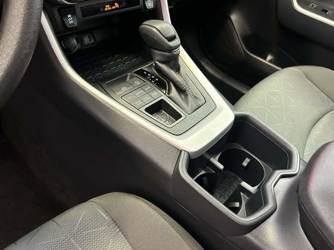 Used 2025 Toyota RAV4 XLE AWD/4WD image 19