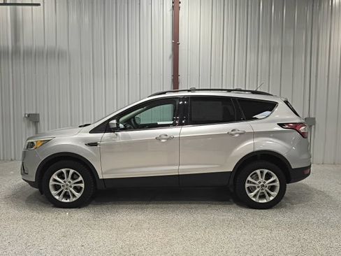 Used 2017 Ford Escape SE AWD/4WD image 9